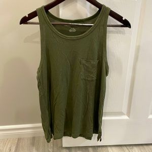 ⭐️3/$25⭐️ Green American Eagle Pocket Tank Top, Size Small